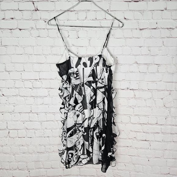 WISHES WISHES WISHES Black & White 60's Retro Inspired Box Pleated Empire Dress - Picture 4 of 5